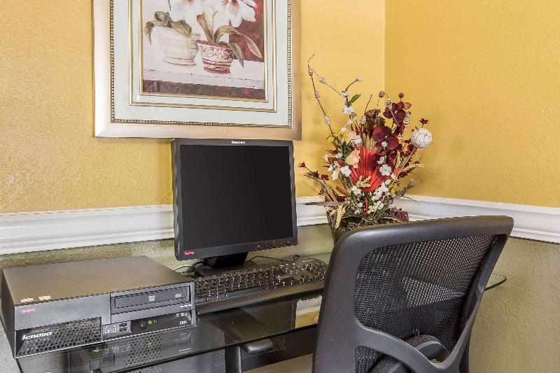 בית מלון כפרי Budgetel Inn