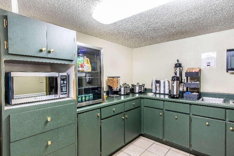 בית מלון כפרי Budgetel Inn