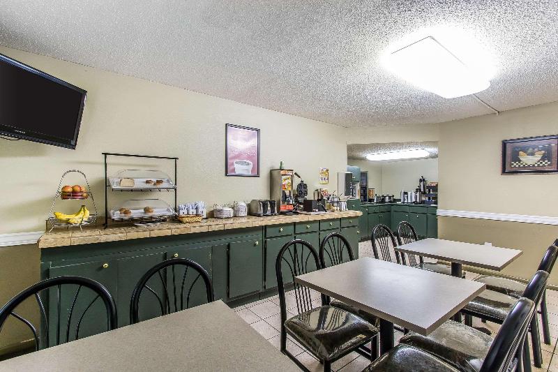 בית מלון כפרי Budgetel Inn