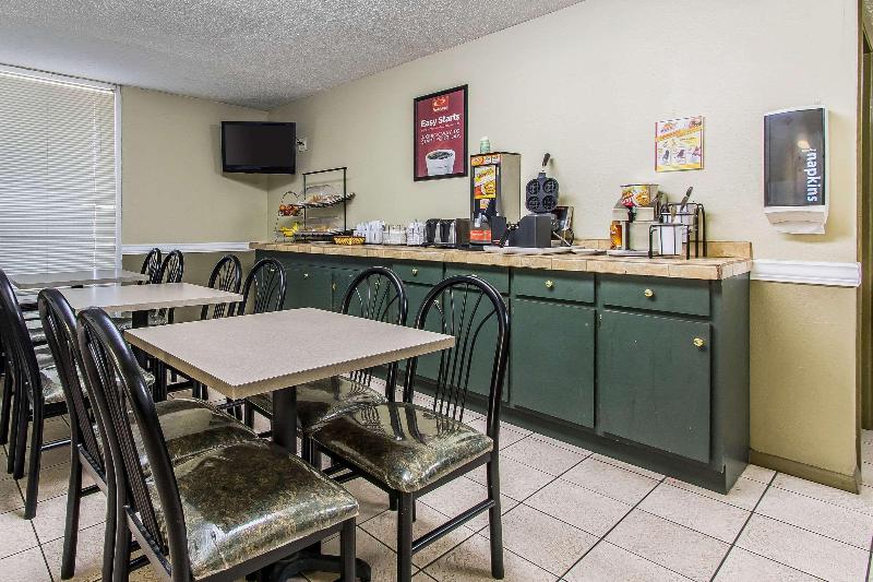 בית מלון כפרי Budgetel Inn