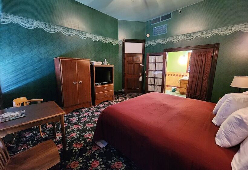 בית מלון כפרי Historic Iron Horse Inn   Deadwood