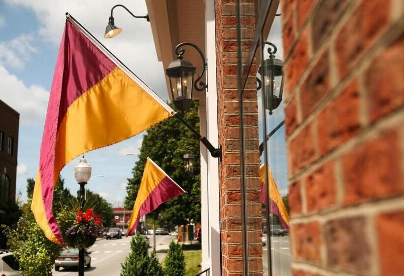 Отель Main Street Inn