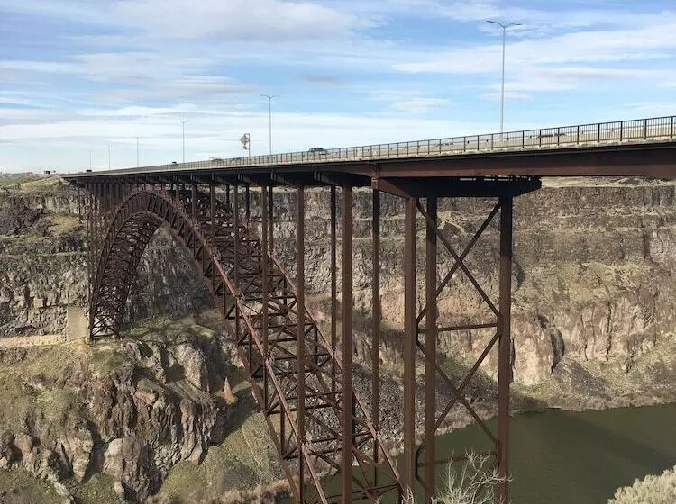 Отель Oregon Trail Inn