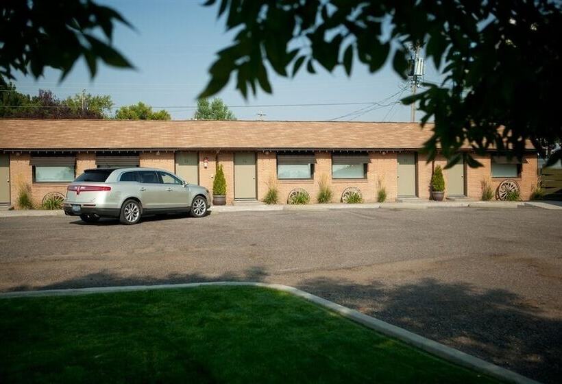 فندق Oregon Trail Inn