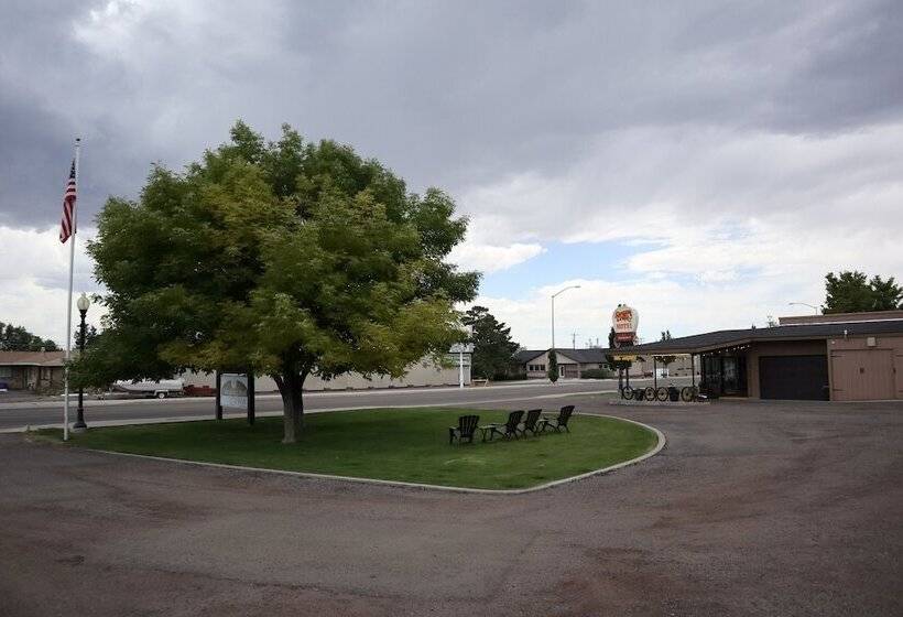 فندق Oregon Trail Inn