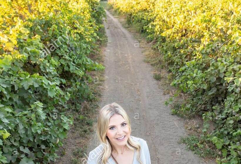 فندق Oregon Trail Inn