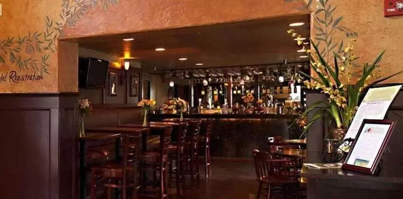 酒店 Silverton Inn & Suites