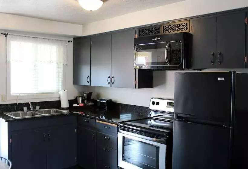 酒店 Silverton Inn & Suites