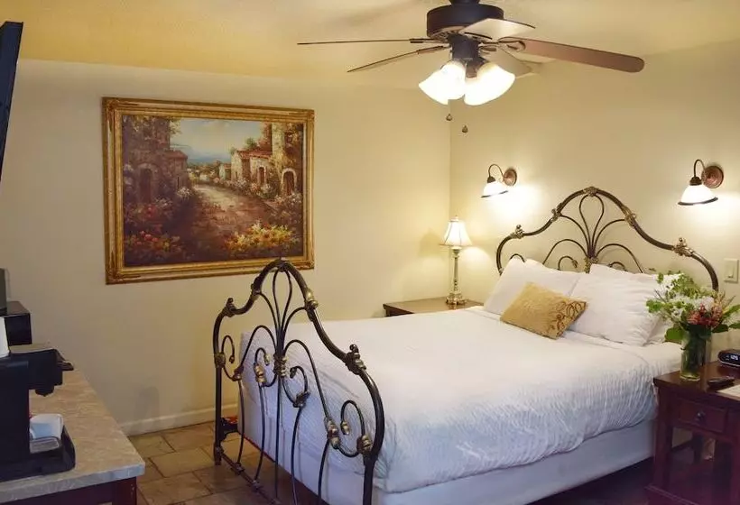 酒店 Silverton Inn & Suites