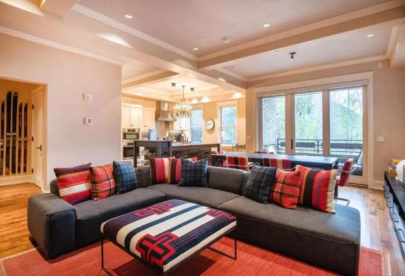 호텔 The Auberge Residences At Element 52