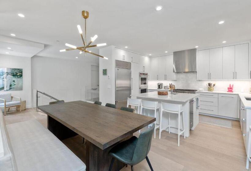 هتل The Auberge Residences At Element 52