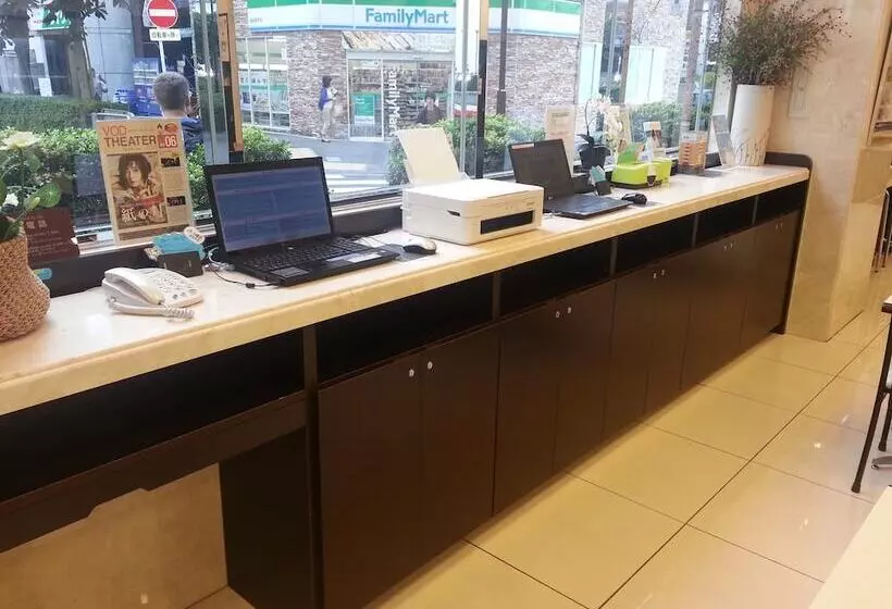 Отель Toyoko Inn Tokyo Fussa-ekimae Higashi-guchi