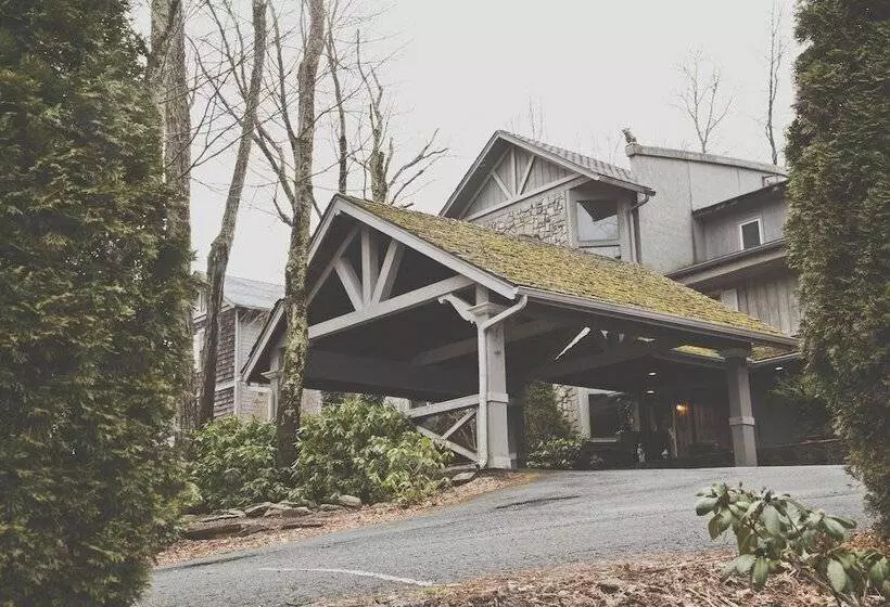 Lomakeskus Inn At Crestwood