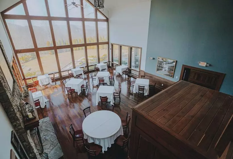 Lomakeskus Inn At Crestwood