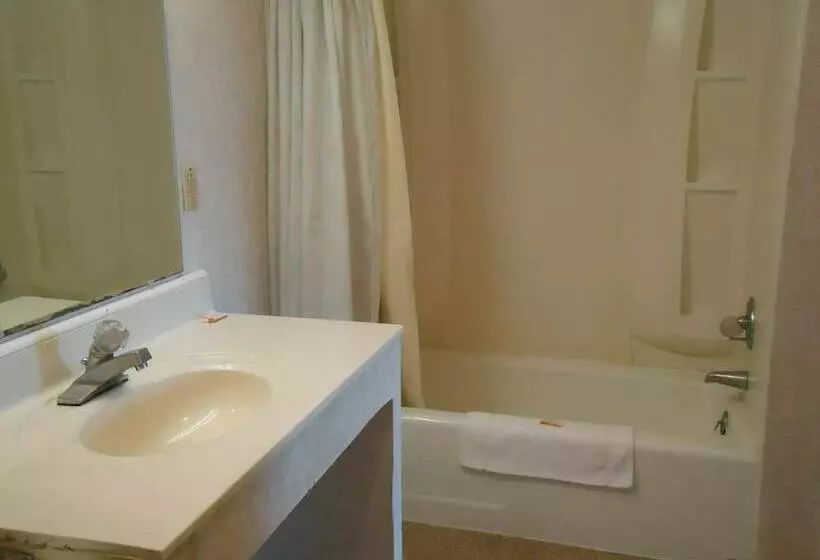 Welborn Motel   Hamptonville