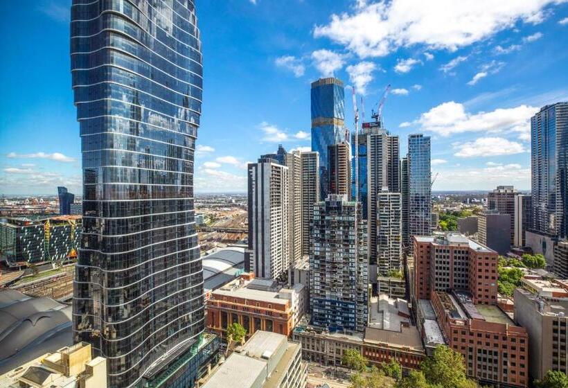 فندق Holiday Inn Express Melbourne Little Collins, An Ihg