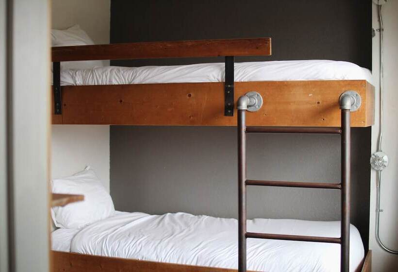 בית מלון כפרי Adrift