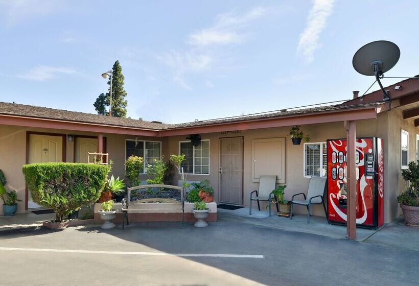 Отель Americas Best Value Inn Los Banos