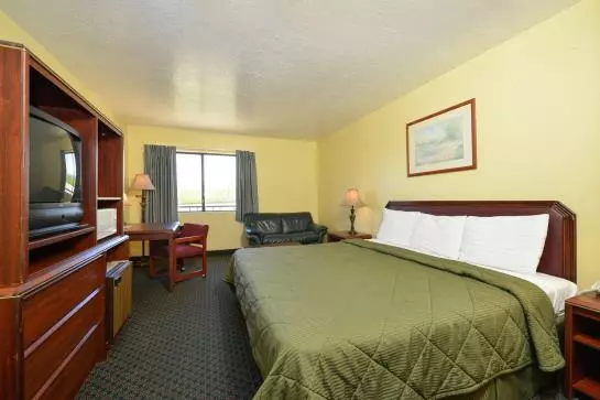 בית מלון כפרי Capital Inn And Suites