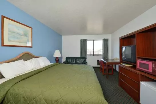 בית מלון כפרי Capital Inn And Suites