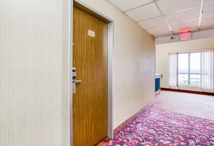 هتل Bravo Inn Greensboro