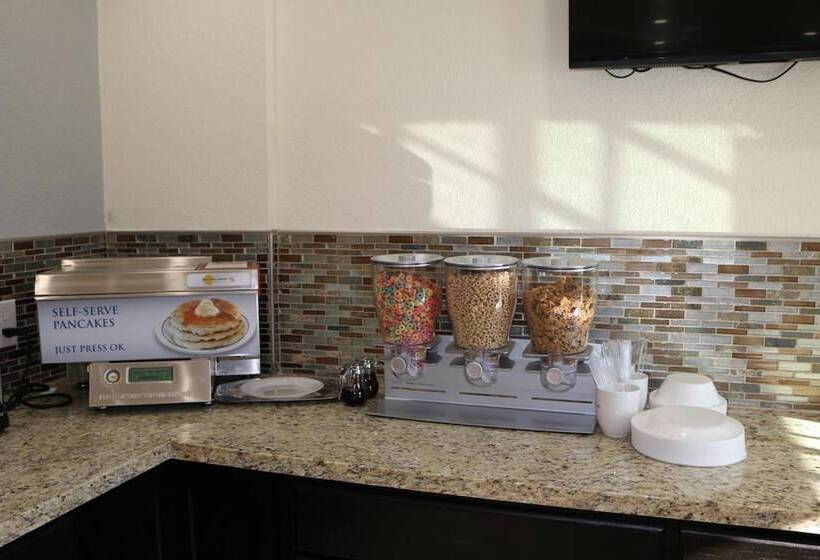 בית מלון כפרי Budget Inn