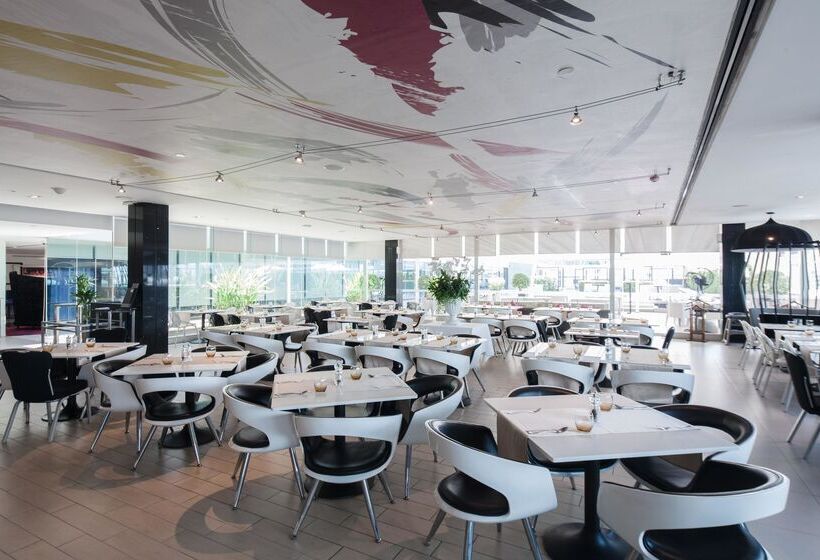 Centara Watergate Pavilion Hotel Bangkok