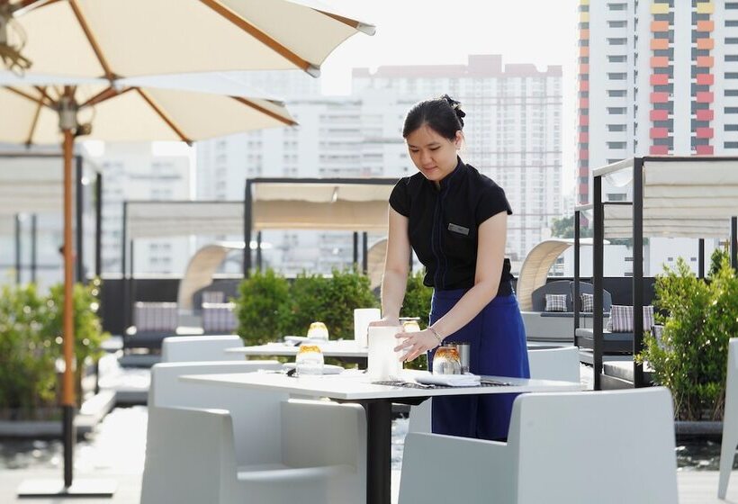 Centara Watergate Pavilion Hotel Bangkok