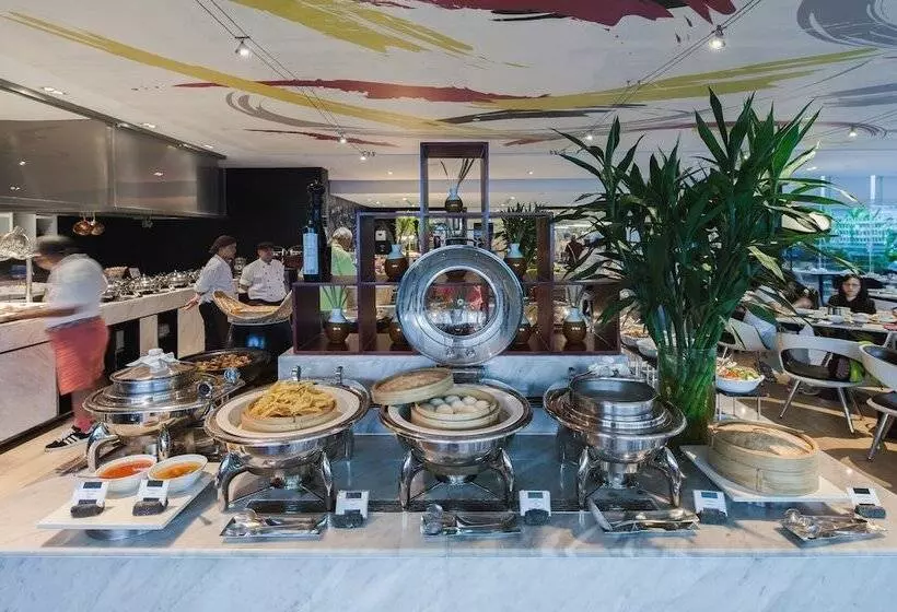 Centara Watergate Pavilion Hotel Bangkok