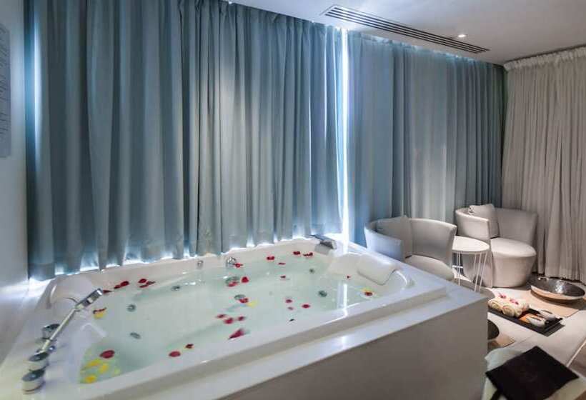 Centara Watergate Pavilion Hotel Bangkok