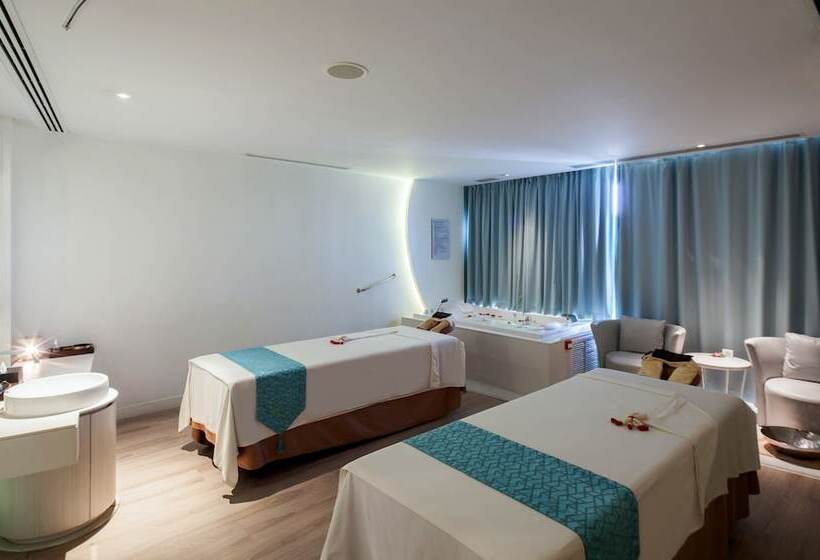 Centara Watergate Pavilion Hotel Bangkok