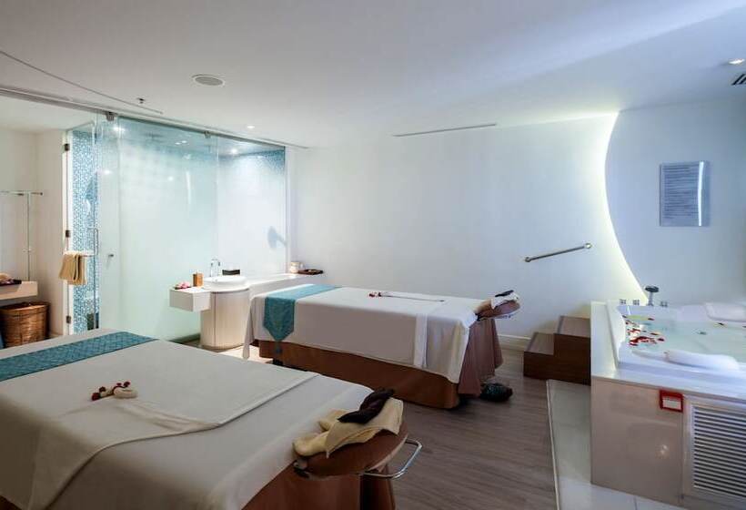 Centara Watergate Pavilion Hotel Bangkok