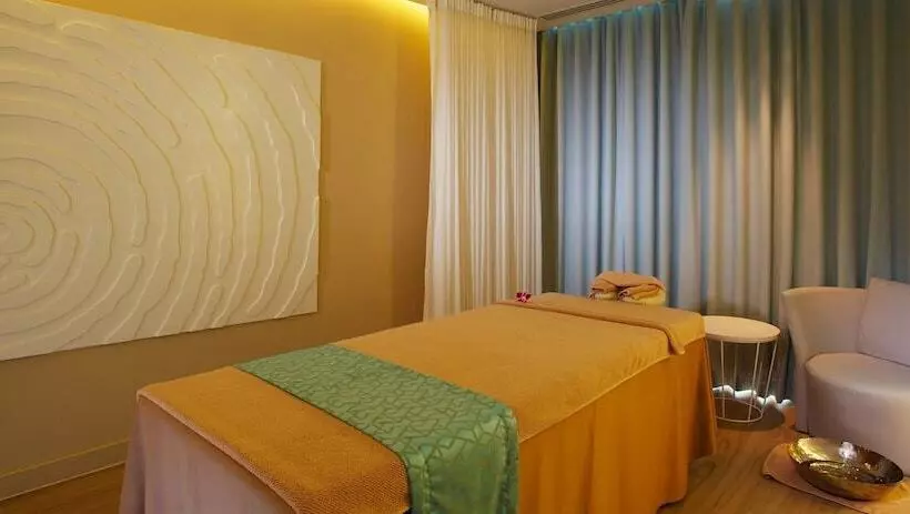 Centara Watergate Pavilion Hotel Bangkok