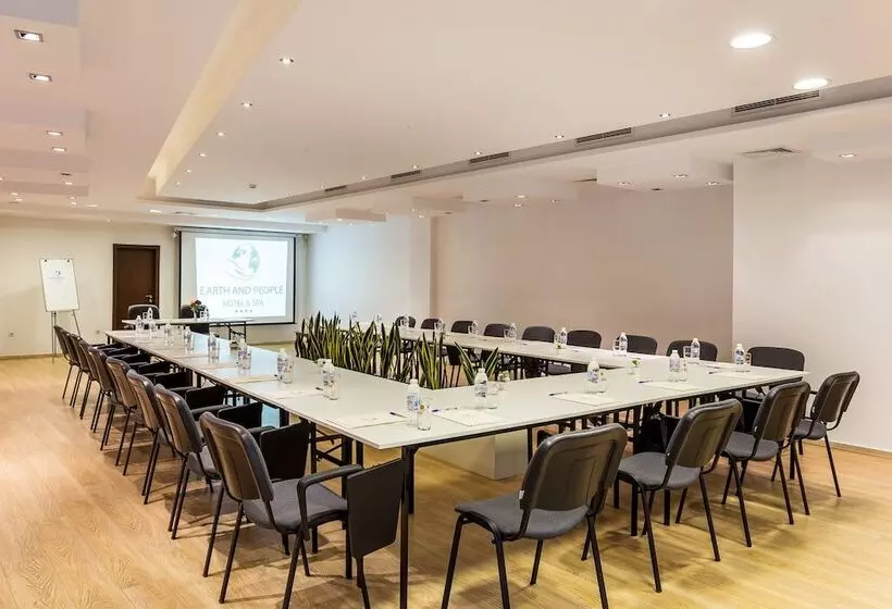 Earth & People Hotel & Spa Free Parking