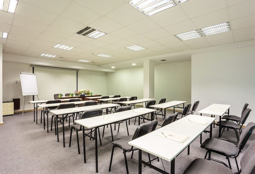 Earth & People Hotel & Spa Free Parking