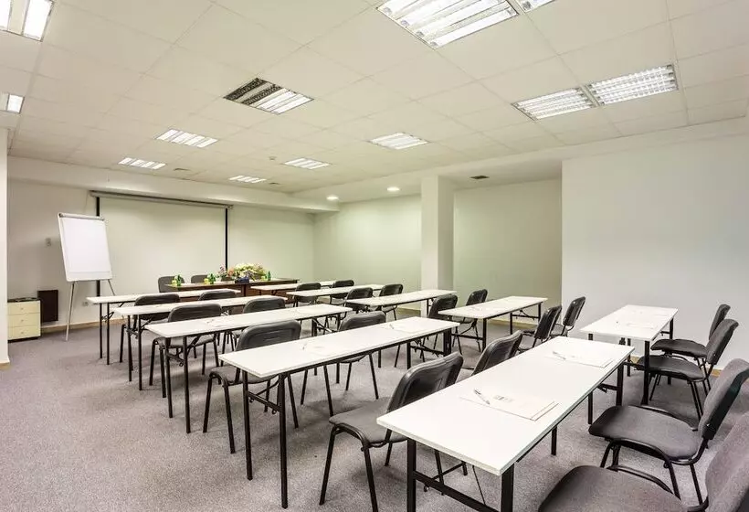 Earth & People Hotel & Spa Free Parking