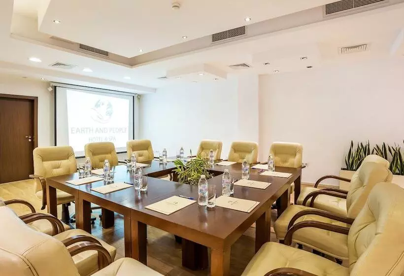 Earth & People Hotel & Spa Free Parking