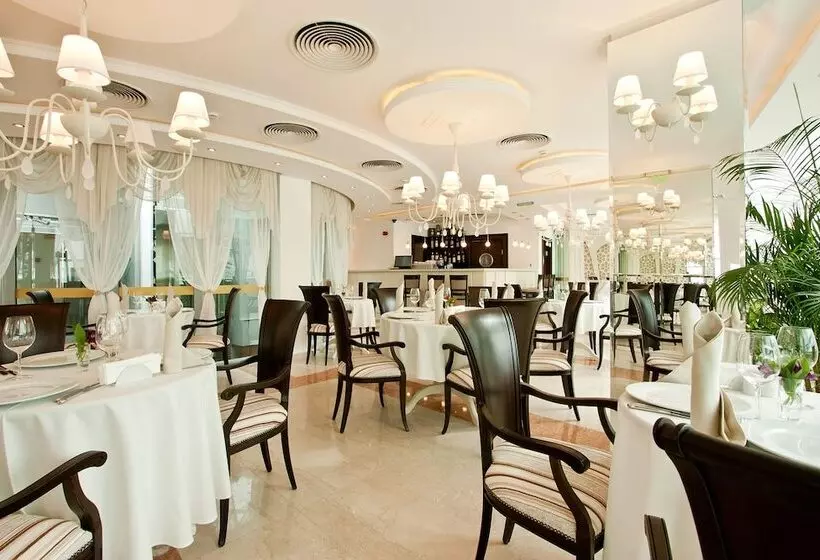 Earth & People Hotel & Spa Free Parking