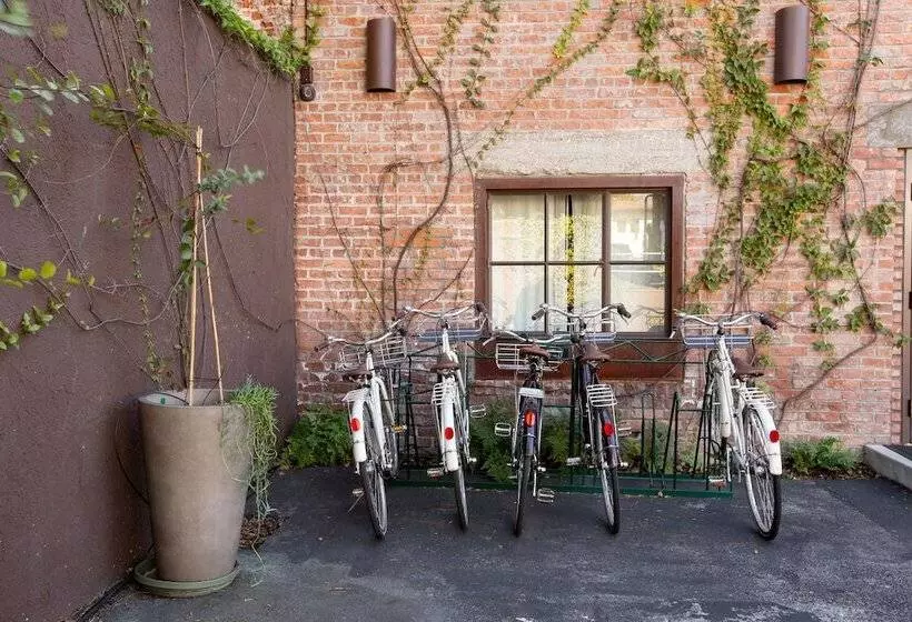 Granada Hotel & Bistro