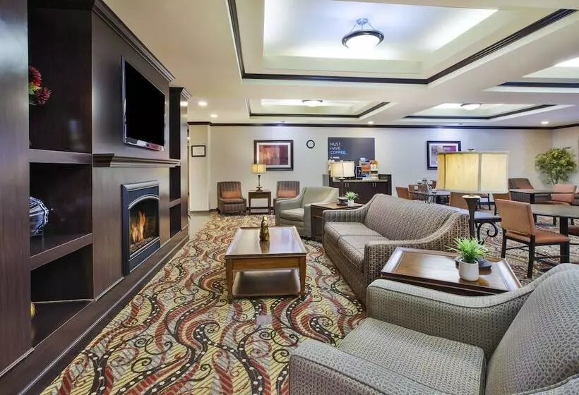 Отель Holiday Inn Express And Suites Wheeling, An Ihg