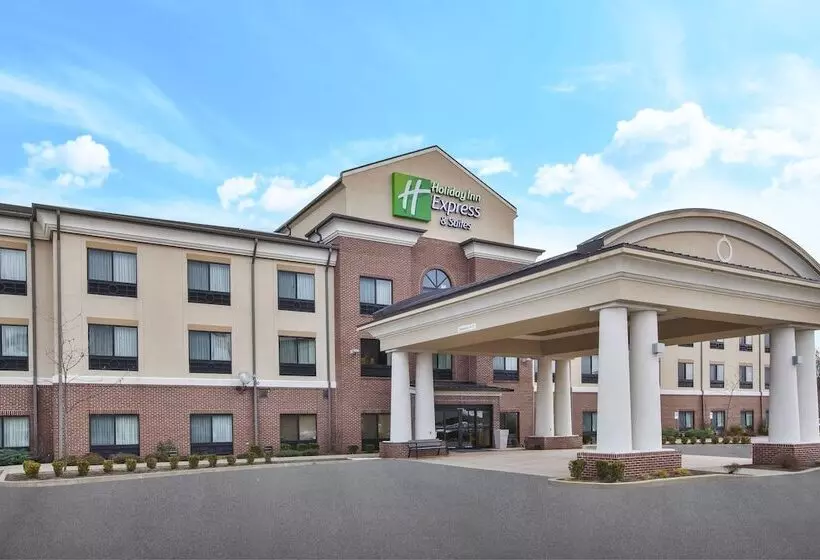 Отель Holiday Inn Express And Suites Wheeling, An Ihg