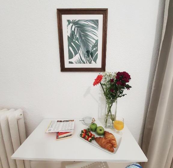 هتل Hostal Alicante