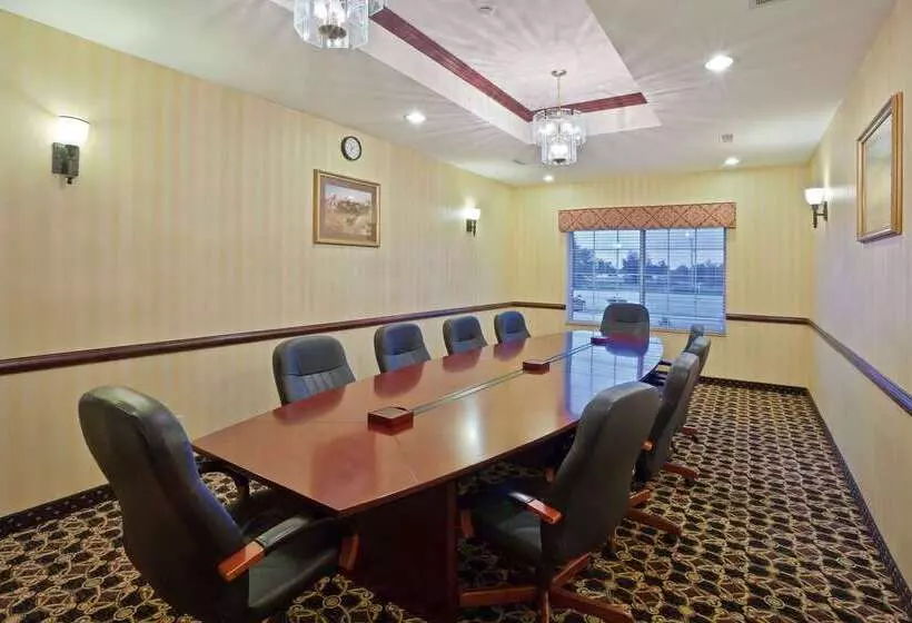 فندق La Quinta By Wyndham Dodge City