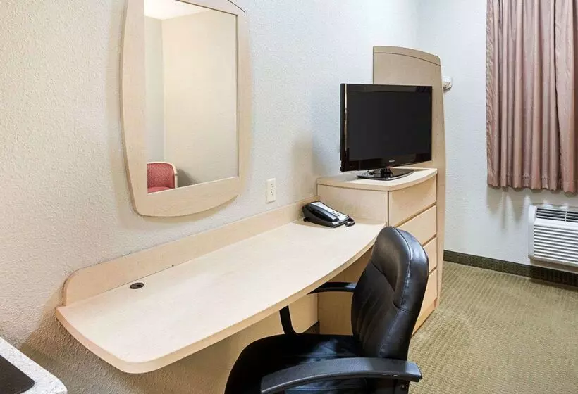 Отель Suburban Studios Morgantown