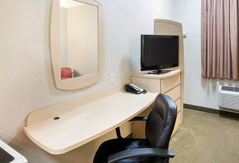 Отель Suburban Studios Morgantown