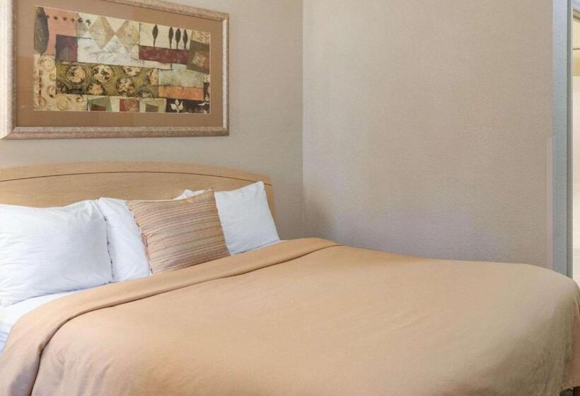 هتل Suburban Studios Morgantown