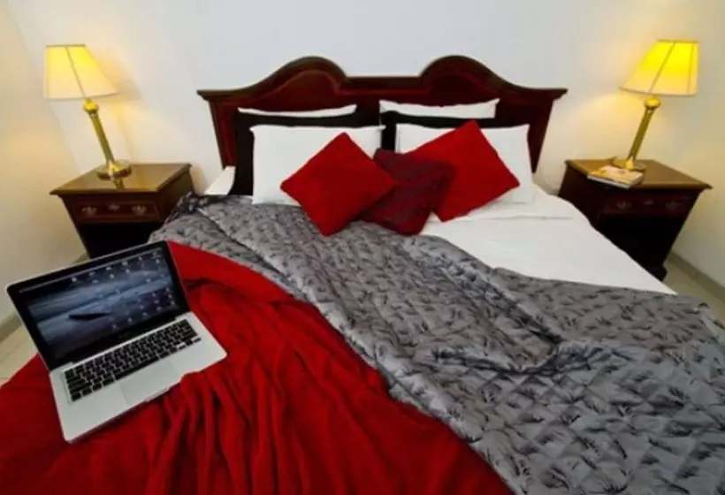 Отель Terranova Suites