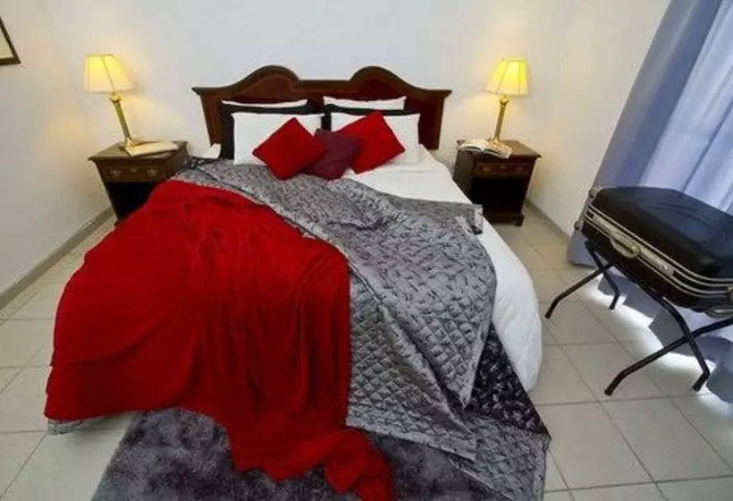 Отель Terranova Suites