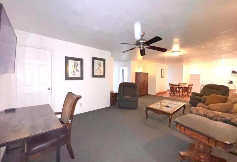 فندق The Snuggle Inn