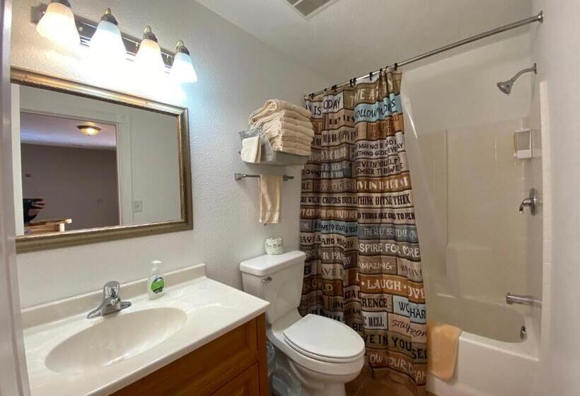 فندق The Snuggle Inn